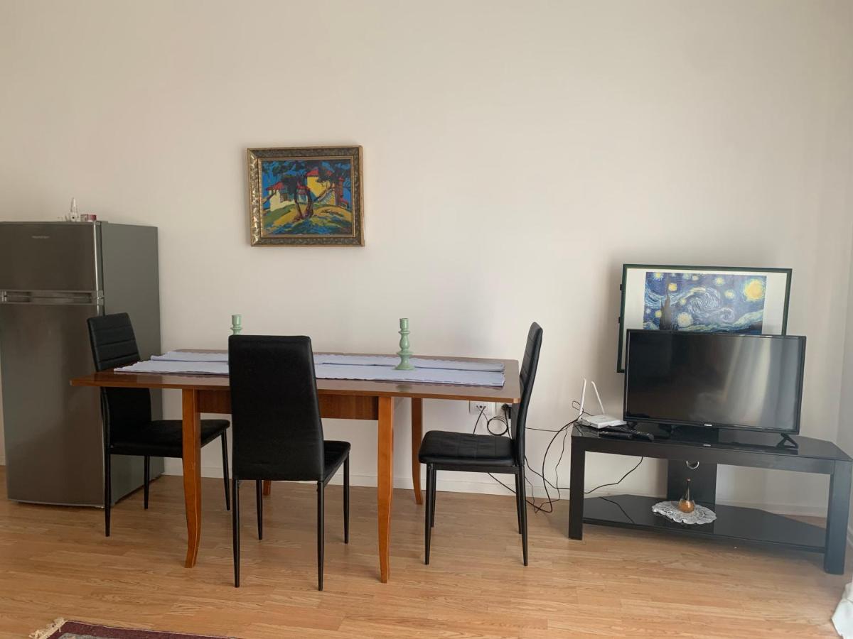 Beautiful And Lovely Apartment 地拉那 外观 照片